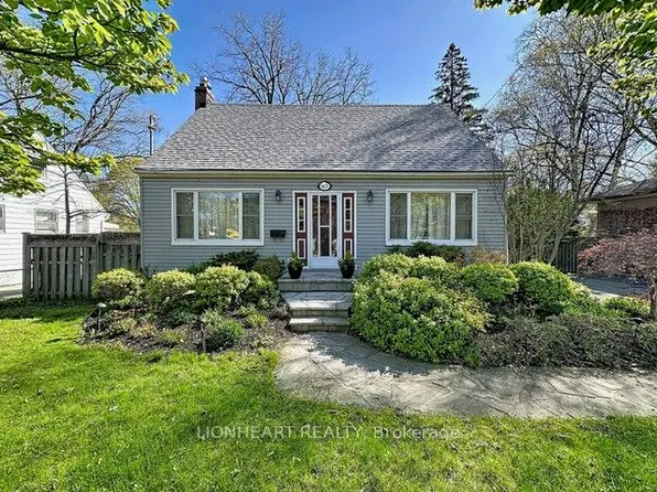 1475 Garnet Ave, Mississauga, ON L5G 4C5