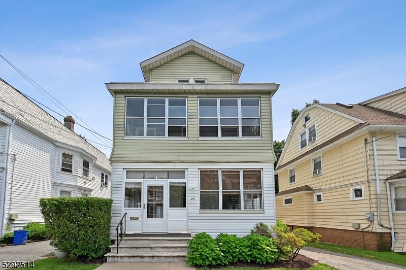 1st image of 28 Kingsley St
