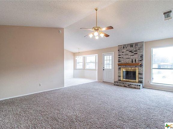 3rd image of 2604 Windmill Dr