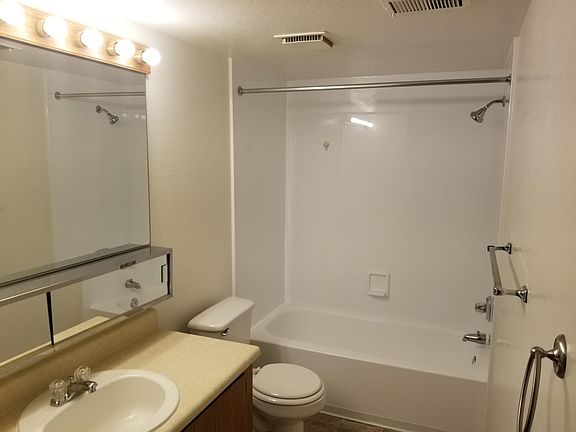 4th image of 6424 Village Green Cir APT 1