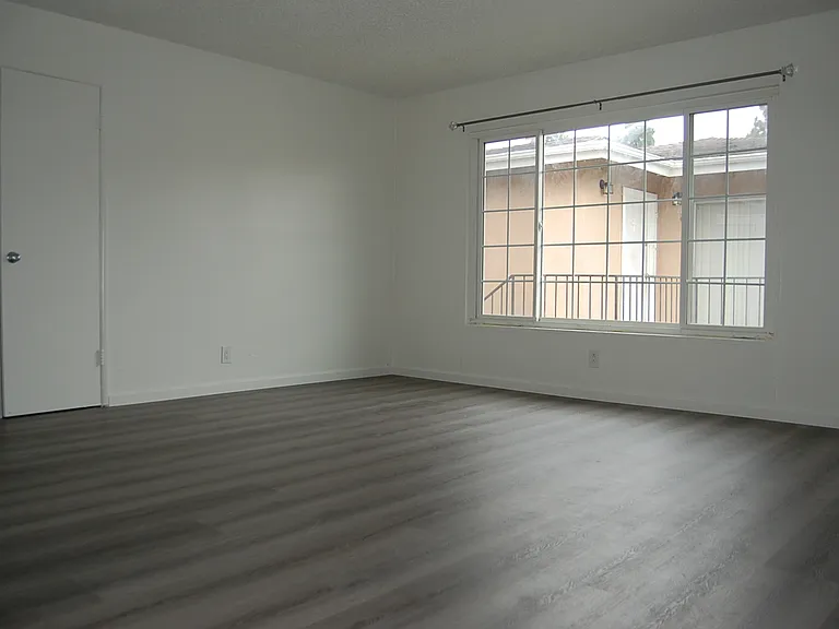 2212 College Ave #6 — Photo 8