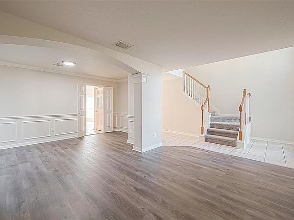 5th image of 510 Holly Crest Drive