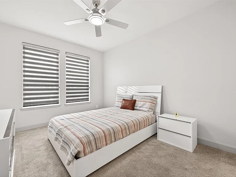 2506 Falling Fig Ln — Photo 38