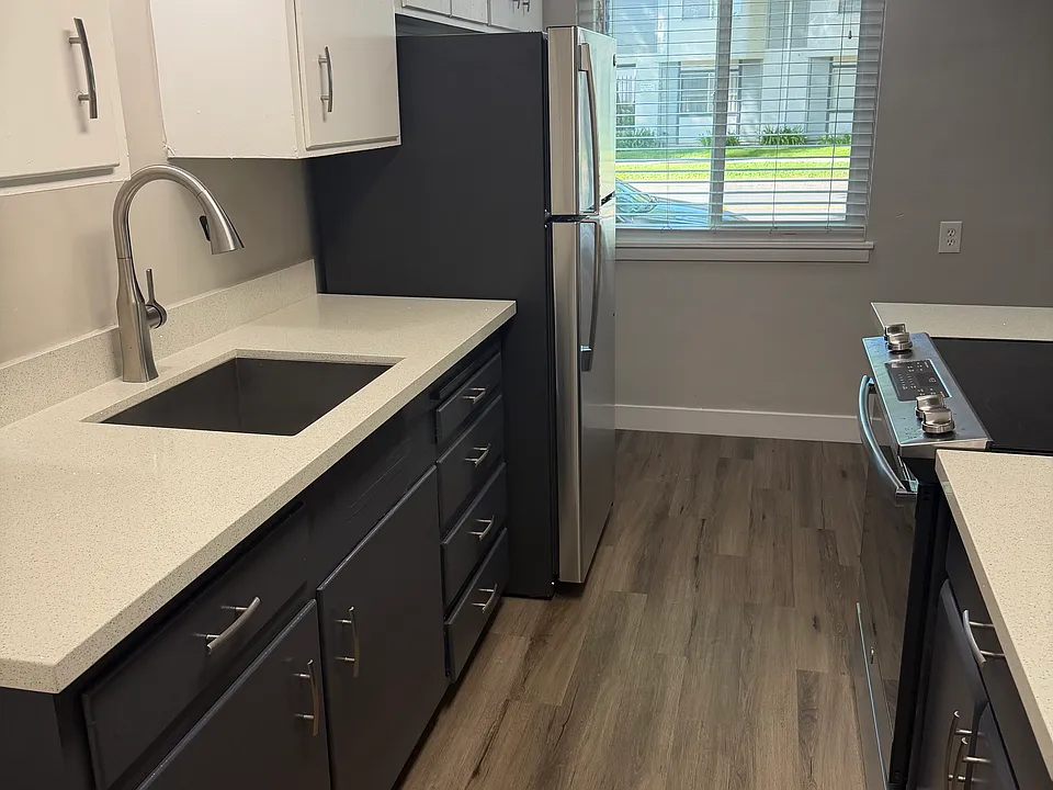 1620 G St