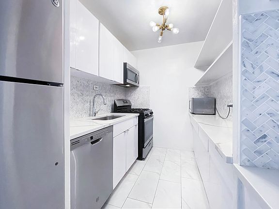 4th image of 343 E 30th St APT 5K
