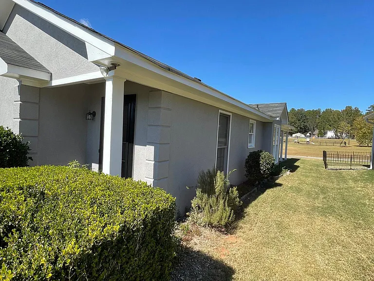 7004 Robins Nest Dr — Photo 3
