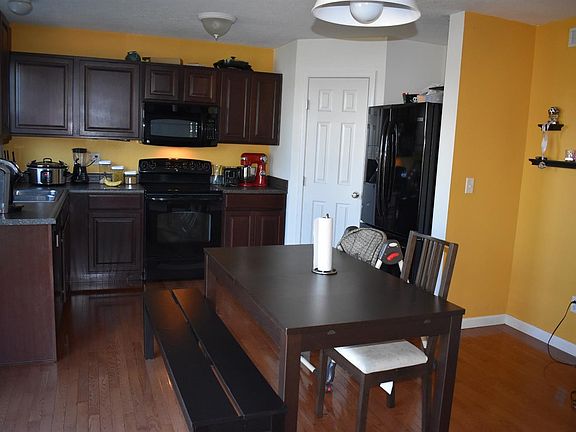 5th image of 6123 Zoellners Pl