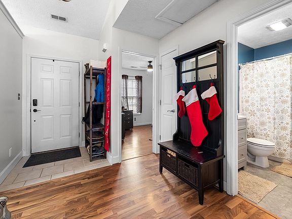 3rd image of 5723 N Bluegrass Cir