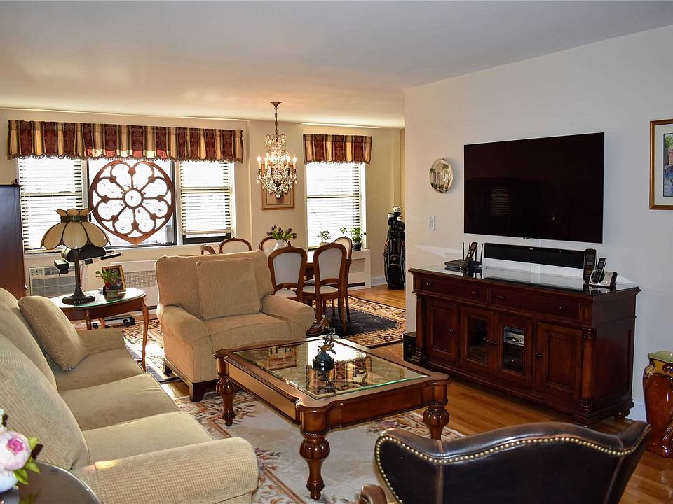 1st image of 3 Birchwood Ct APT 3