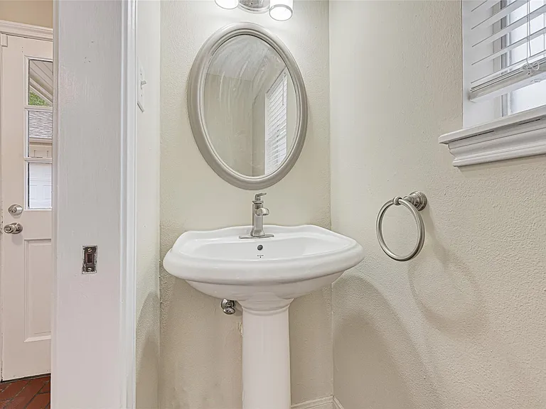 5702 Vestavia Dr — Photo 16