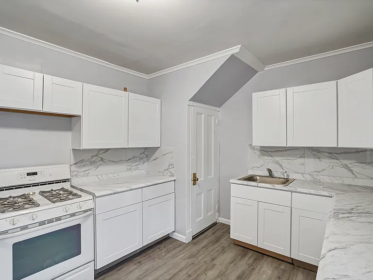 22 Grant St — Photo 18