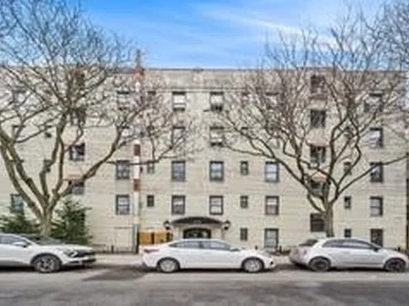 21-37 33rd St APT 3C, Astoria, NY 11105