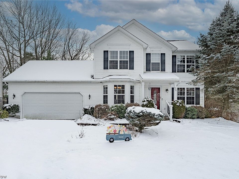 1st image of 608 Royal Woods Dr