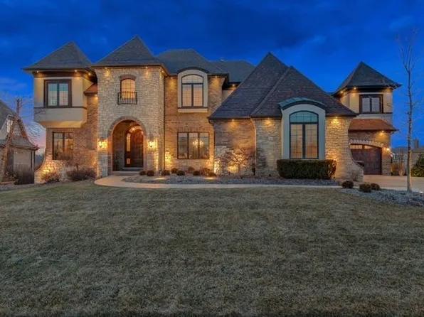 19852 Foxborough Dr, Mokena, IL 60448