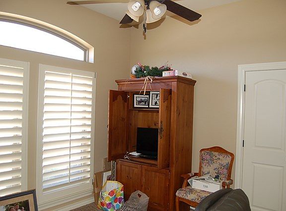 3rd image of 5917 Llano Ct