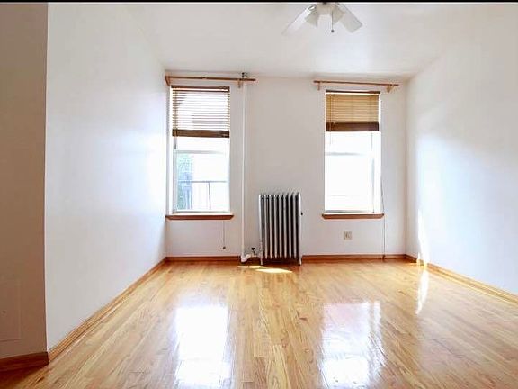 4th image of 963 Manhattan Ave #3C