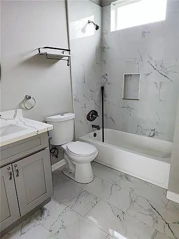 2524 N Galvez St — Photo 4