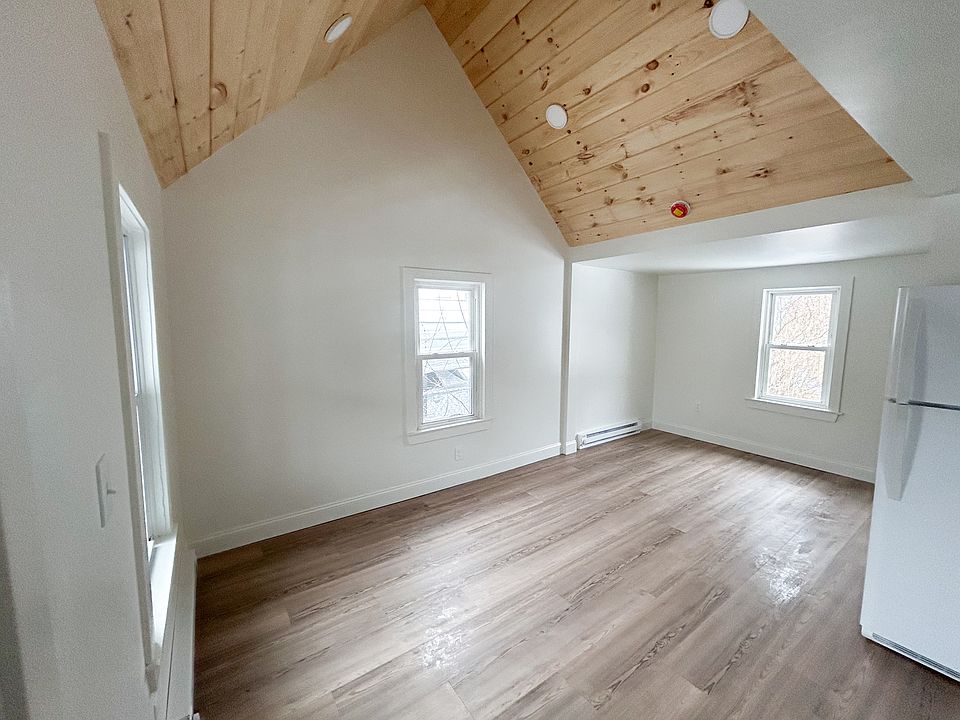 New Vinyl Floors, Tongue and Groove Vaulted Pine ceilings and freshly painted throughout.