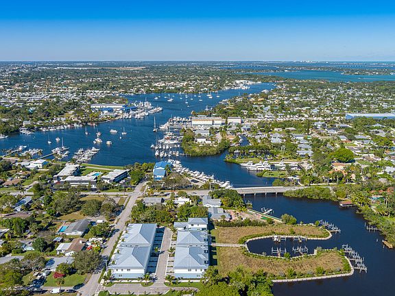 2nd image of 4695 SE Manatee Way