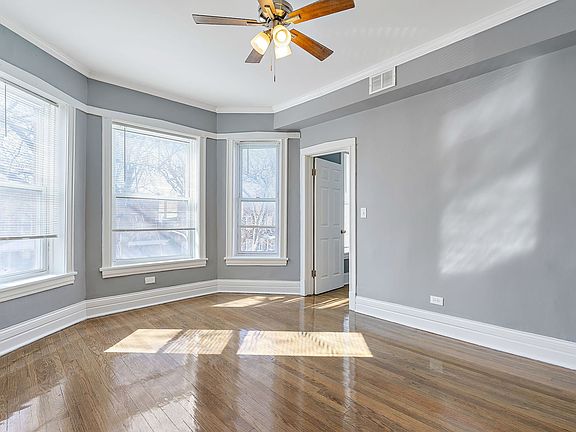 2nd image of 609 N Monticello Ave