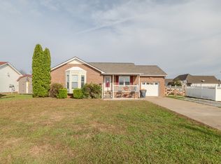 1735 Hazelwood Rd, Clarksville, TN