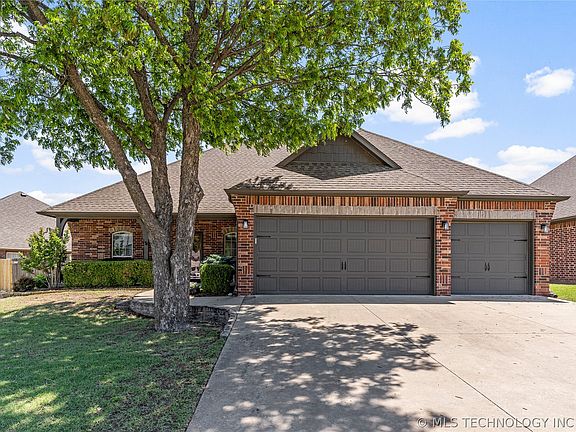 2nd image of 14501 Courtney Ln