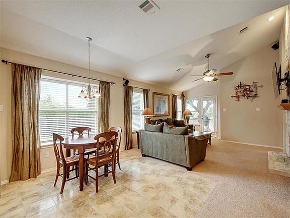3rd image of 11229 Persimmon Gap Dr