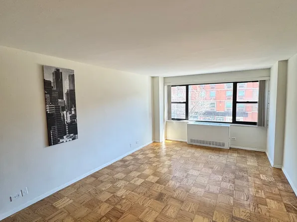 115 East Ninth Street 3D image 1 of 10