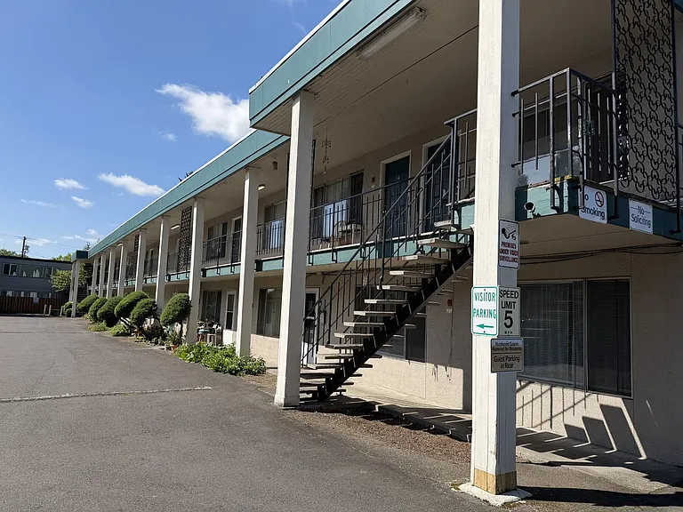 Hamlin Manor — Photo 12