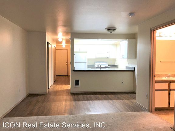 3rd image of 2021 NE 90th St #6732458