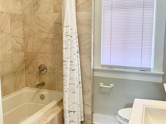 5th image of 3300 Nashville Ave