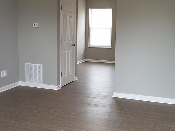 2nd image of 109 Woods Trl APT 2