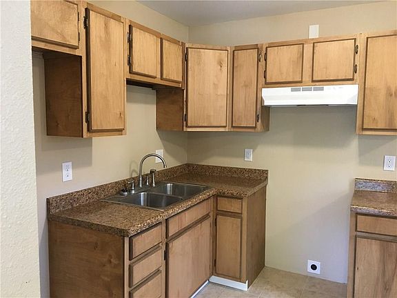 5th image of 8220 Burroaks Dr