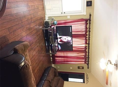 4th image of 35690 Garden Dr