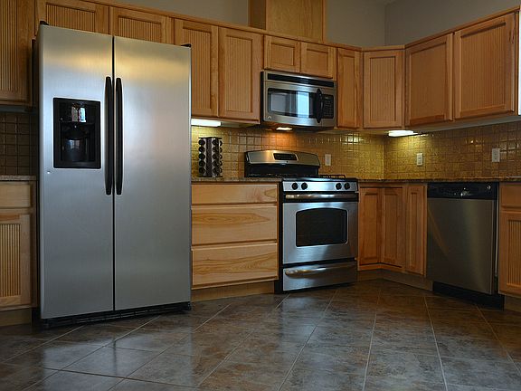 4th image of 2233 Calle De Silverio SW