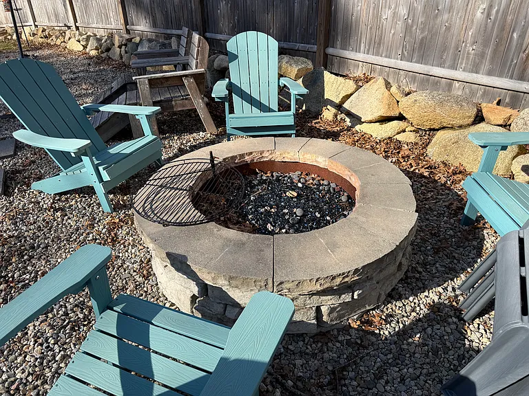 Iris Ln — Photo 26
