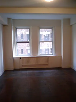 Rented by RC Realty Group of New York Inc | media 33