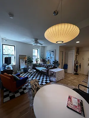 Rented by R New York | media 3