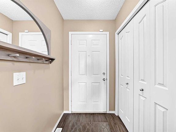 4th image of 108 N Douglas Glen Park SE