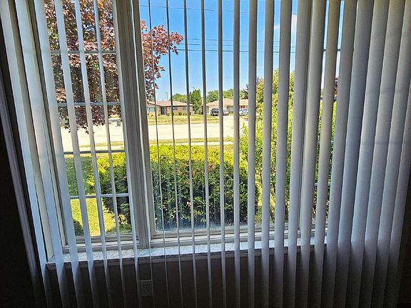 4th image of 28555 Little Mack Ave