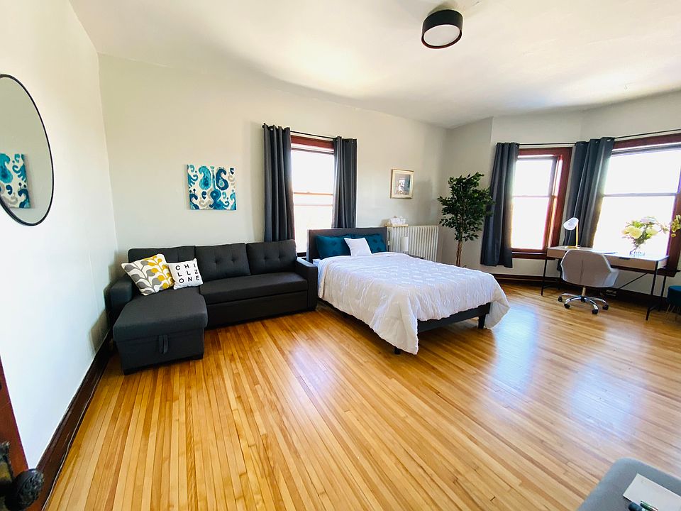 1st image of 214 4th St E #5F
