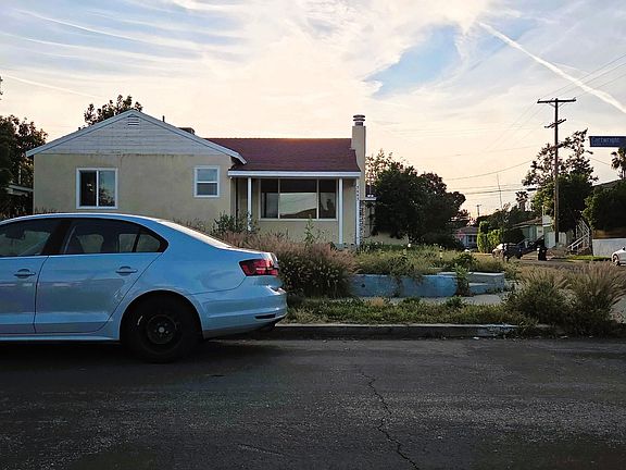 4th image of 5445 Cartwright Ave