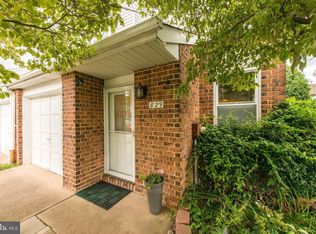 829 Barlow St, Philadelphia, PA 19116