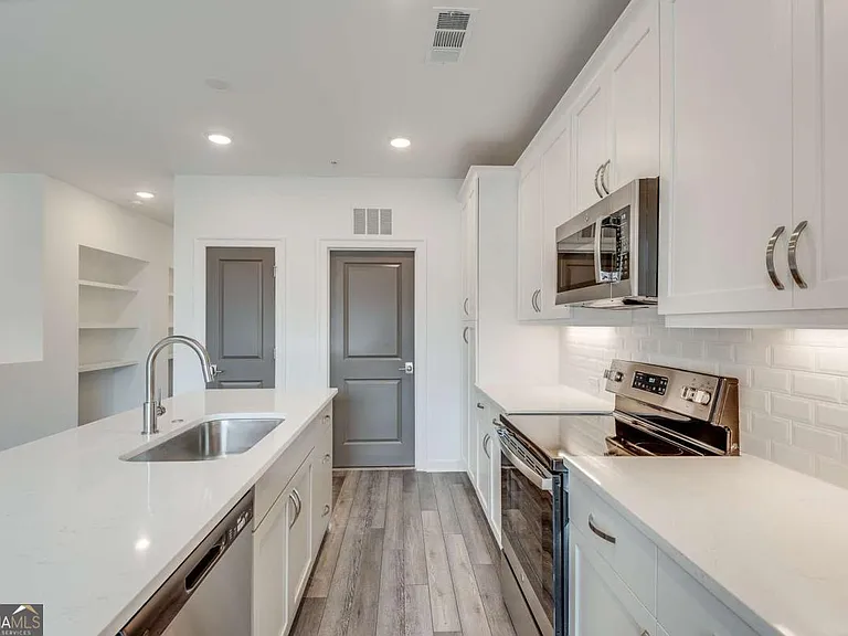 513 Burton Dr — Photo 19