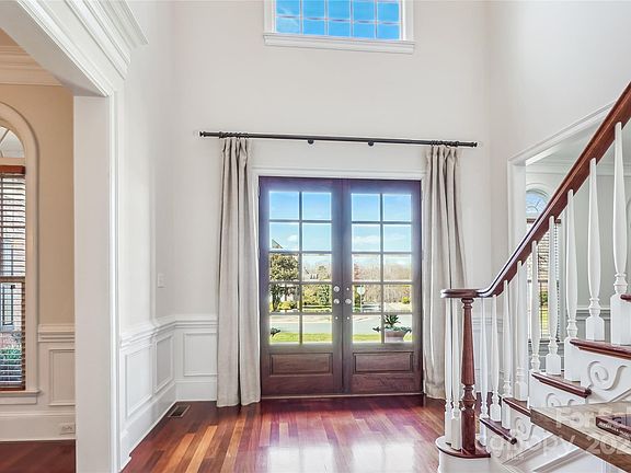 3rd image of 7007 Dowington Dr