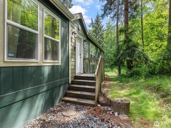 1376 Silver Lake Road, Oak Harbor, WA 98277