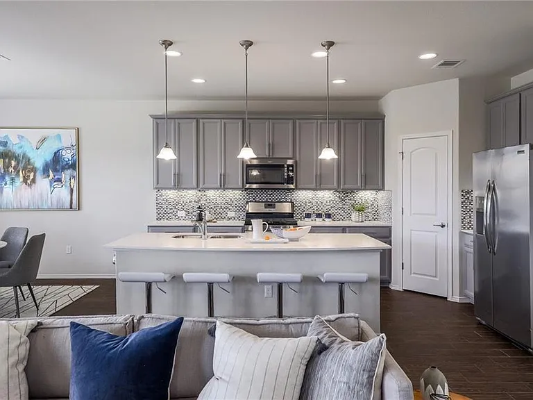 14004 Osmarea Dr — Photo 5