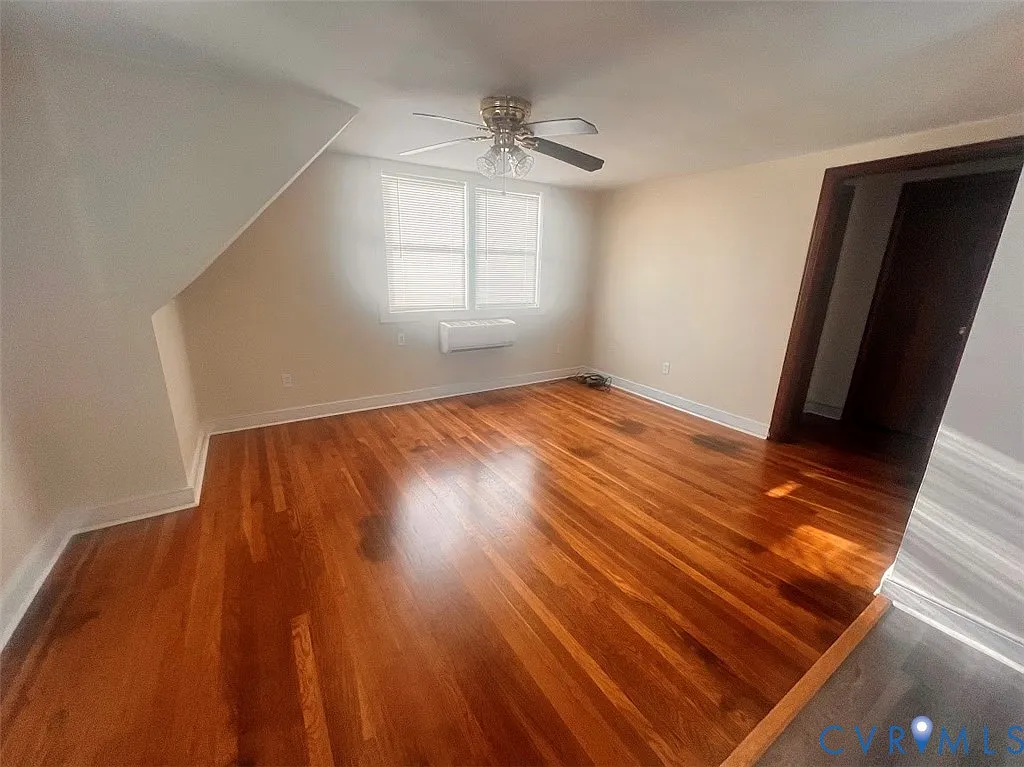 1 bed, 1.0 bath, $995 — Photo 3