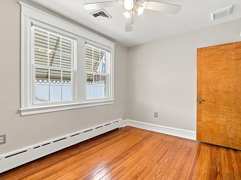 4419 Edgemont St — Photo 25