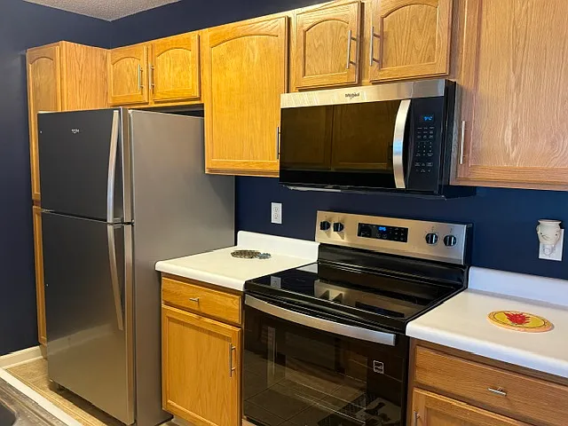 4319 Lotus Ct #F — Photo 6